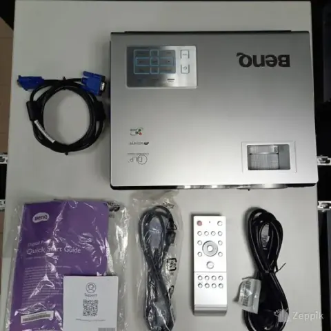 BenQ MP770 DLP projektor 1404 töötundi