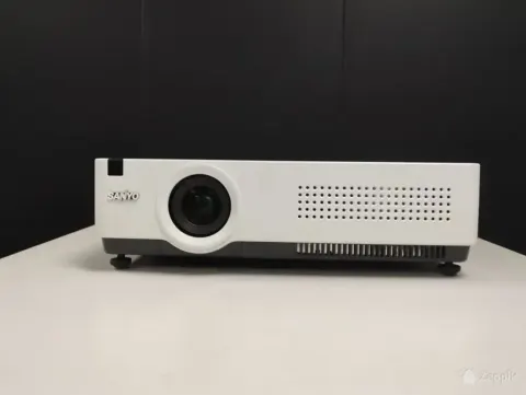 Sanyo PLC-XU350A projektor XGA, 3500 ANSI lm, 550 tundi