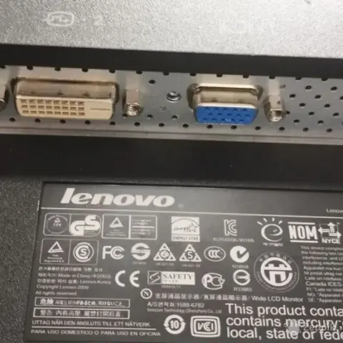 Lenovo ThinkVision L2250p Wide 22" monitor