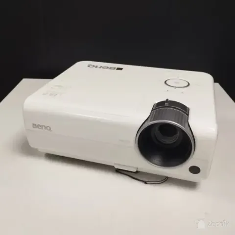 BenQ MP625P projektor (948 töötundi)