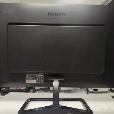 Philips 27 QHD monitor veebikaamera ja HDMI-ga