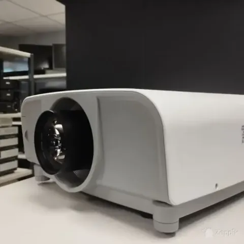Sanyo PLC-XT20 projektor (XGA, 3800 lm), 211h