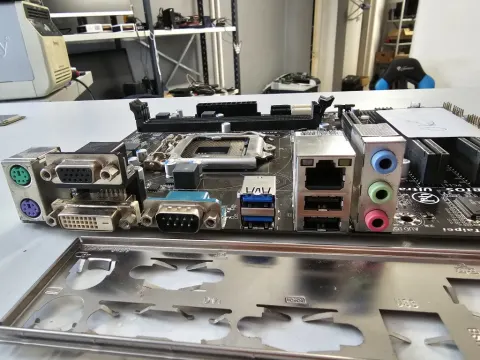 Gigabyte GA-H81M-S2PV motherboard