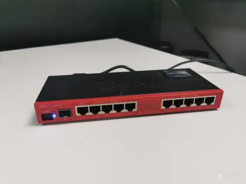 MikroTik RB2011 UASIN ruuter