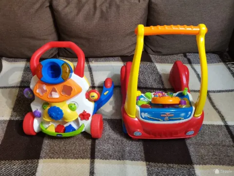 Ходунки 2 штуки. центр Chicco Ходунки 2 в 1