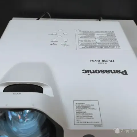 Panasonic PT-TW350U projektor 3300lmWXGA HDMI/786 tundi/PULT