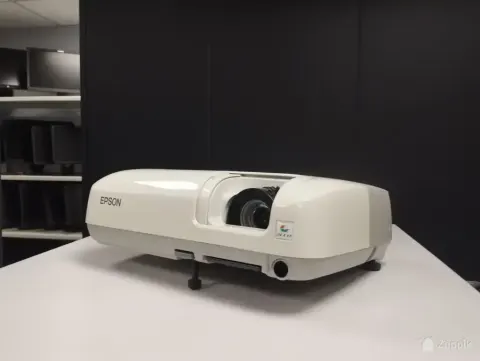 Epson EB-X6 projektor (XGA, 2200 lm, 1074 h) – kasutatud