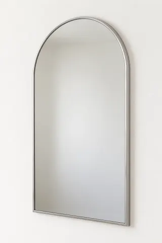 Арочное зеркало в серебристой раме 30 × 45 см