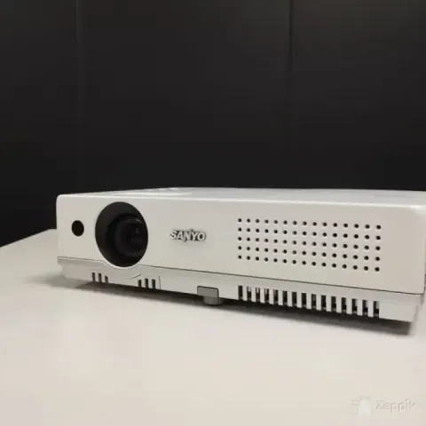 Sanyo PLC-XW60 projektor XGA, 2000 ANSI lm, 3LCD, 750tundi