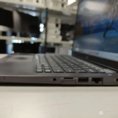 Dell Latitude 5300 i5 8GB 256GB SSD Win11 Pro sülearvuti
