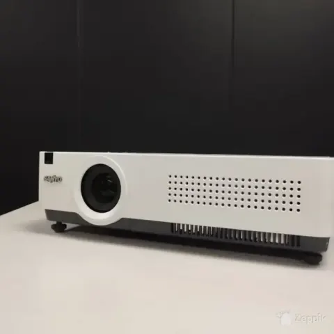 Sanyo PLC-XU350A projektor XGA, 3500 ANSI lm, 550 tundi