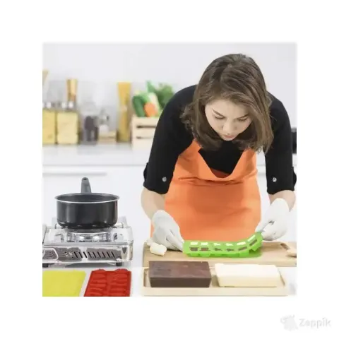 Joejis Kitchen 3 silikoonist kommide jääkuubikuvormi