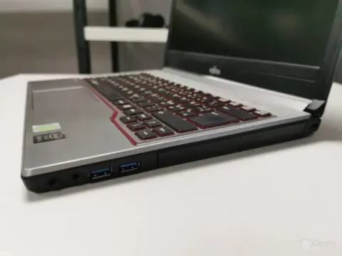 Fujitsu Lifebook E734/i5-4300m/8GB RAM/256GB SSD/Win 10