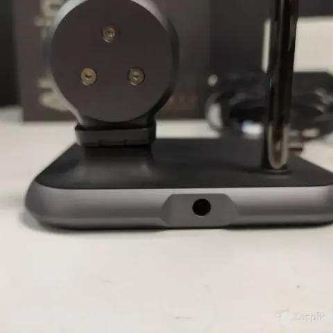 Zens Magnetic + Watch Aluminium Wireless Charger 4-in-1