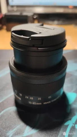Canon EOS M200 kit (15-45mm) IS STM + карта памяти на 32 GB
