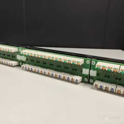 Brand-Rex GigaPlus 24-pordine Cat5e UTP patch-paneel 1U