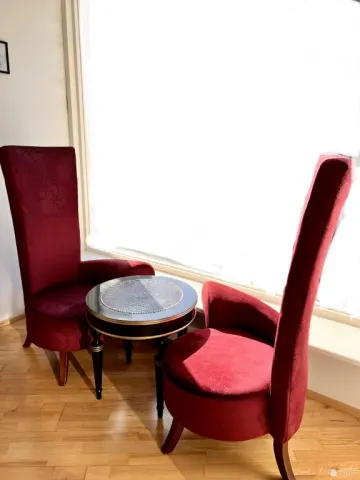 Set of Luxury Armchairs and matching table