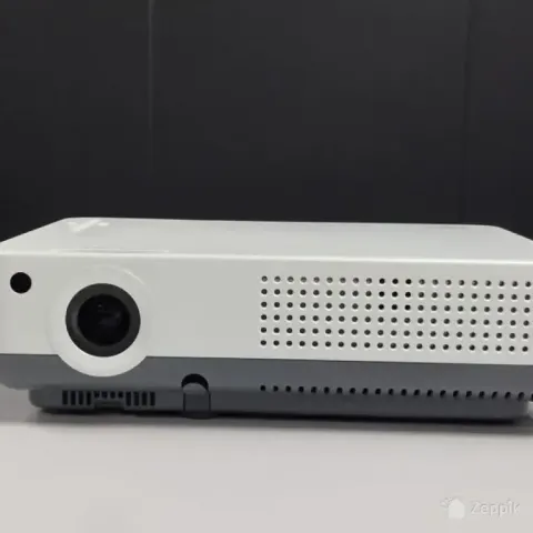 Sanyo PLC-XW55 projektor 1318 h lamp