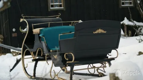 For sale original restauried german sledges with known history, Сани