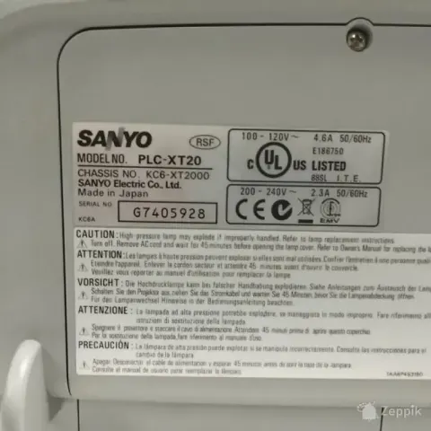 Sanyo PLC-XT20 projektor (XGA, 3800 lm), 211h