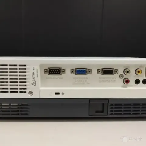 Sanyo PLC-XD2200 projektor, XGA, 716 tundi