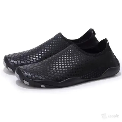 Ujumisjalatsid unisex Sixspace, must 38EU
