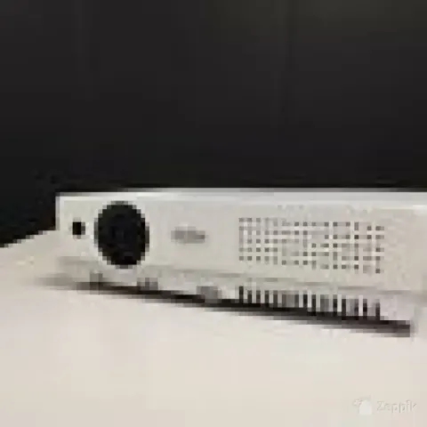 Sanyo PLC-XW60 projektor XGA, 2000 ANSI lm, 3LCD, 750tundi