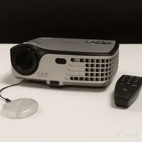 Optoma EP729 projektor 709 tundi