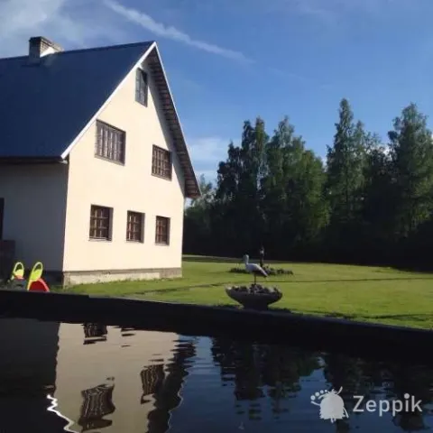 500 м², Агент