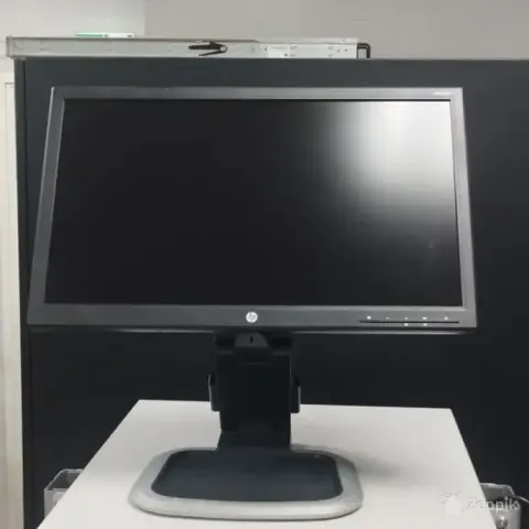 HP V241p 23.6 FullHD monitor