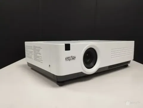 Sanyo PLC-XU350A projektor XGA, 3500 ANSI lm, 550 tundi