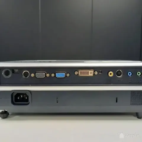 BenQ MP770 DLP projektor 1404 töötundi