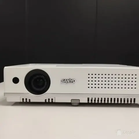 Sanyo PLC-XW60 projektor XGA, 2000 ANSI lm, 3LCD, 750tundi