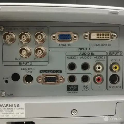 Sanyo PLC-XT20 projektor (XGA, 3800 lm), 211h