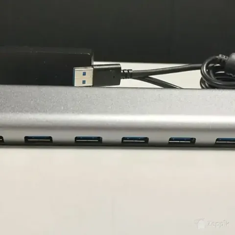 i-tec USB 3.0 Metallist HUB 7-portiline toitega USB-A