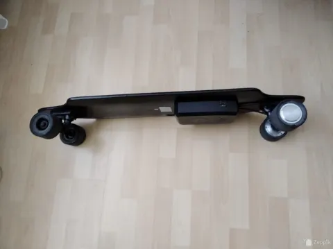 Electric skateboard