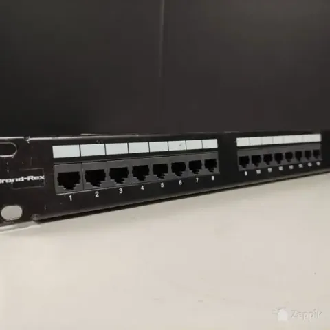Brand-Rex GigaPlus 24-pordine Cat5e UTP patch-paneel 1U