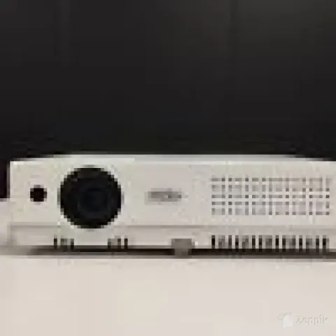 Sanyo PLC-XW60 projektor XGA, 2000 ANSI lm, 3LCD, 750tundi