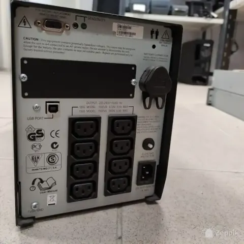 APC Smart-UPS 1000VA / 670W (Line-Interactive, puhas siinus)