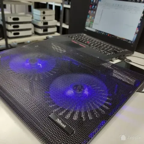 Sülearvuti jahutusalus 2 ventilaatoriga 17.3" USB sinine LED
