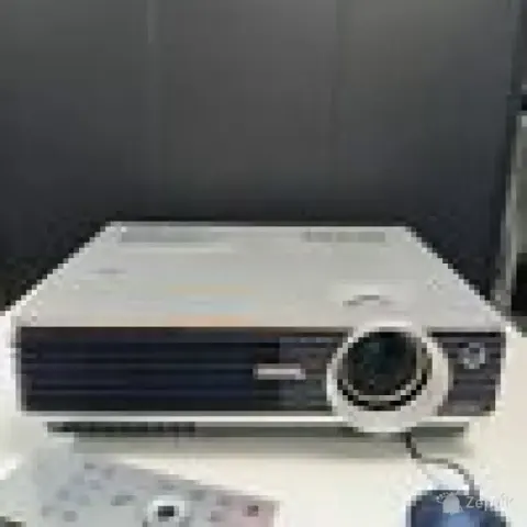 BenQ MP770 DLP projektor 1404 töötundi