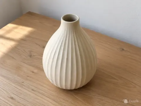 Кремовая керамическая ваза, 25 см