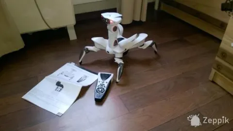 Робот WowWee Roboquad