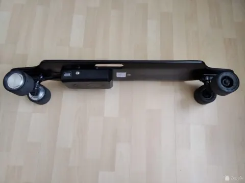 Electric skateboard