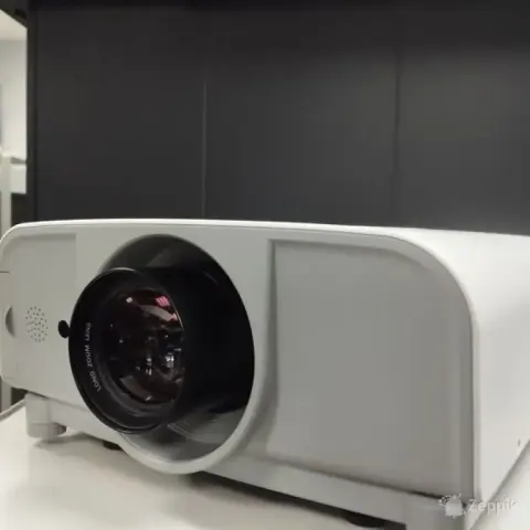Sanyo PLC-XT20 projektor (XGA, 3800 lm), 211h