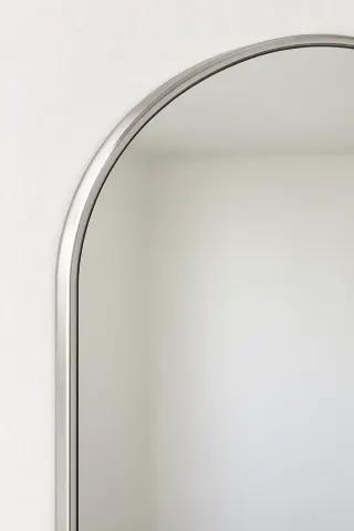 Арочное зеркало в серебристой раме 30 × 45 см