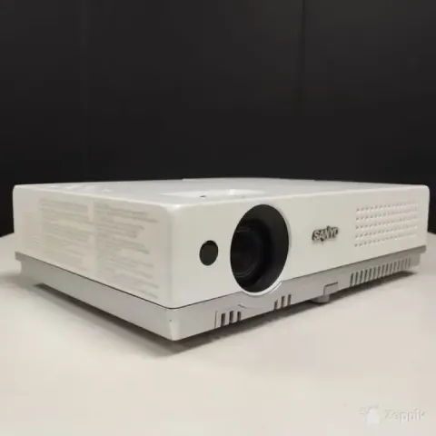 Sanyo PLC-XW60 projektor XGA, 2000 ANSI lm, 3LCD, 750tundi