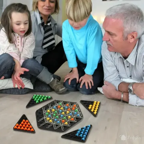 Nqeuepn lauamäng „Kolmnurga malemäng“