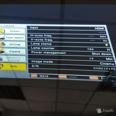 Panasonic PT-TW350U projektor 3300lmWXGA HDMI/786 tundi/PULT