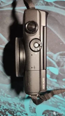 Canon EOS M200 kit (15-45mm) IS STM + карта памяти на 32 GB